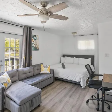 Four Bedroom Home Near Hartsfield Jackson Airport